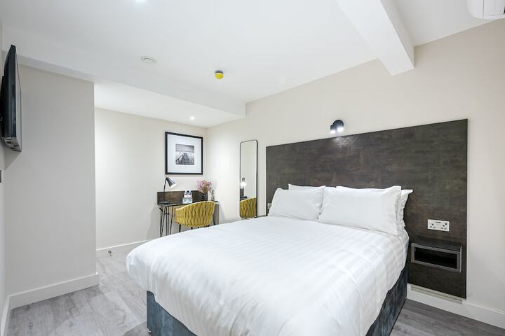 Room 21 of 87