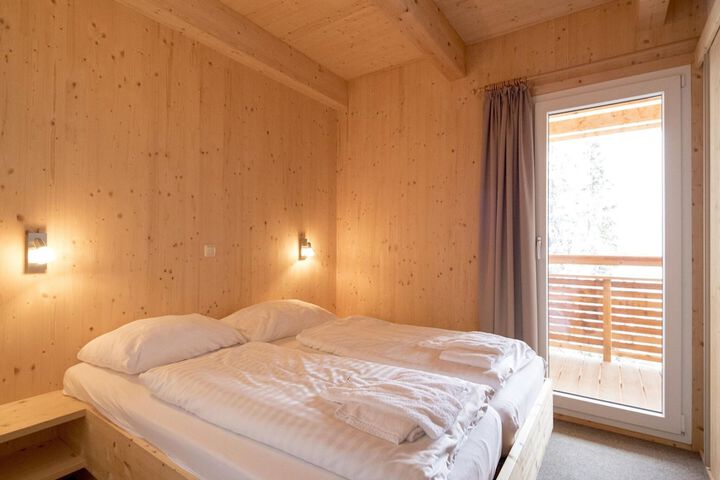 Room 2 of 38