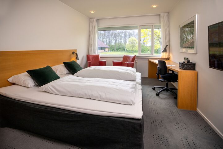 Room 17 of 40