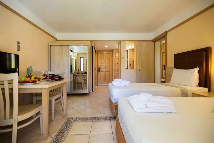Room 10 of 252
