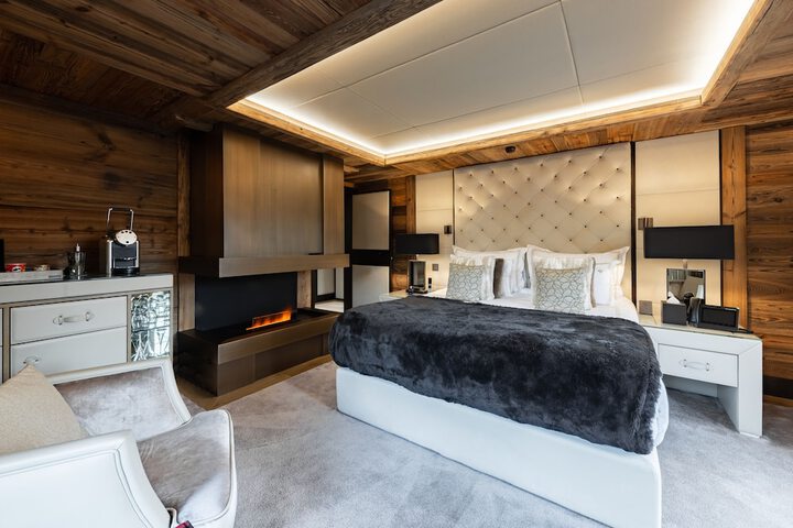 Room 4 of 86