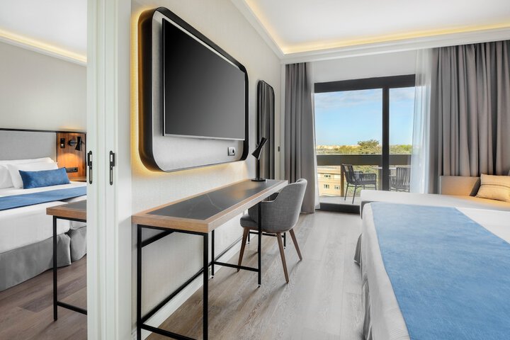 Room 15 of 66