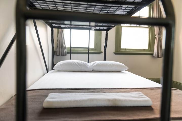 Room 22 of 44