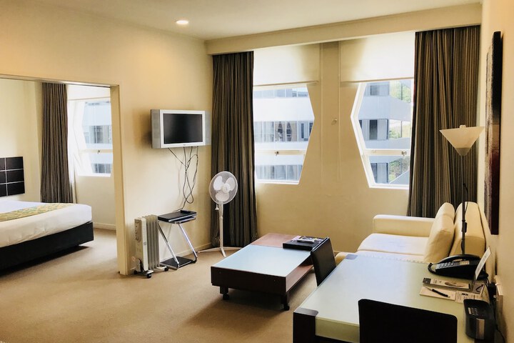 Room 20 of 32