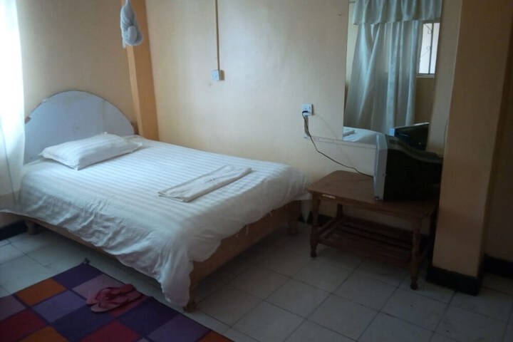 Room 3 of 13