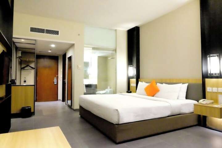 Room 21 of 47