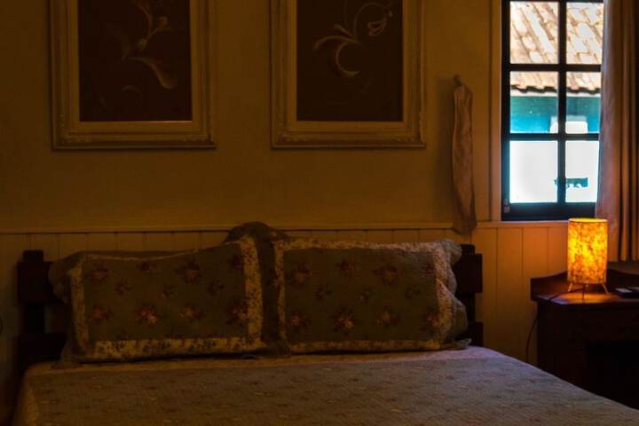 Room 4 of 93