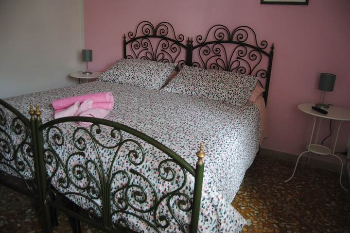 Room 5 of 24