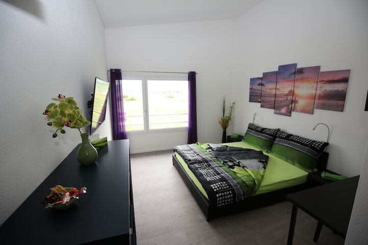 Room 28 of 60