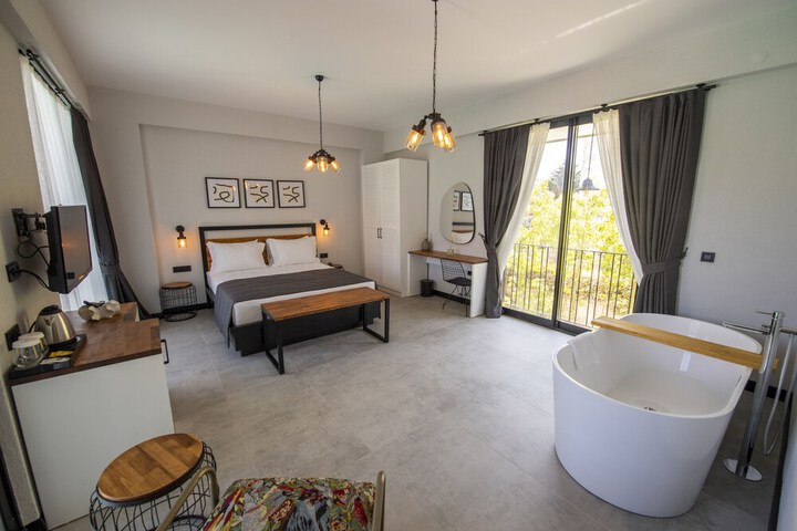 Room 14 of 201