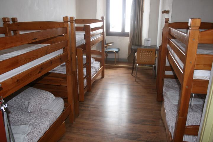 Room 13 of 27