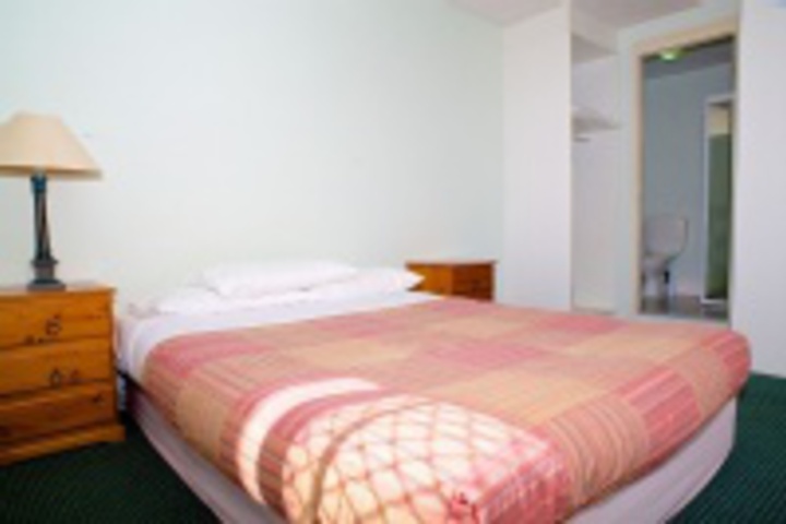 Room 100 of 119
