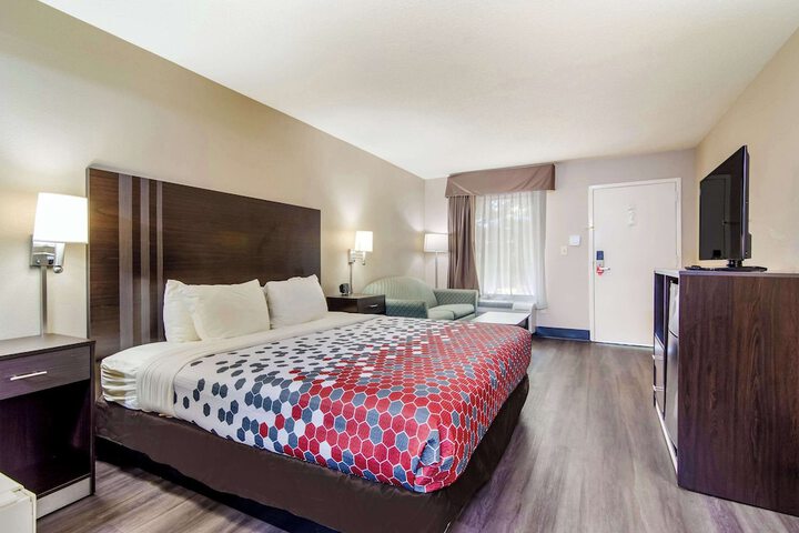 1 King Bed Upgrade (4 of 6)