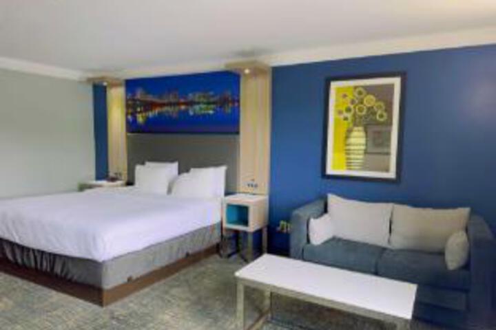 Suite 22 of 22