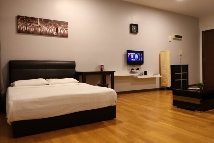 Room 18 of 43