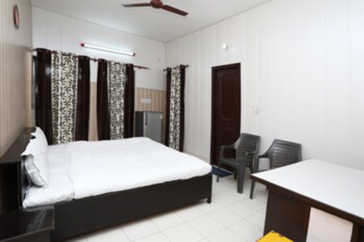 Room 17 of 25