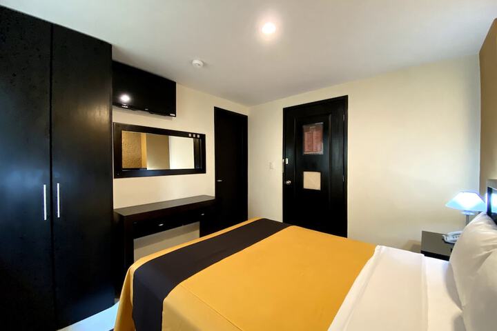 Room 3 of 44