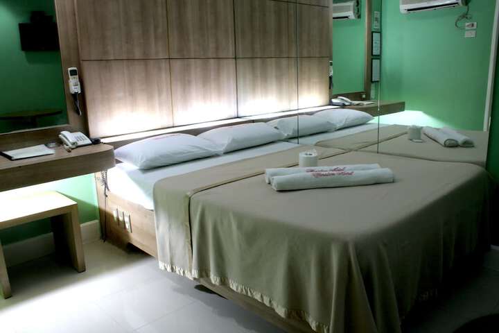 Room 9 of 26