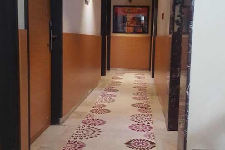 Ballroom/Hall 52 of 72