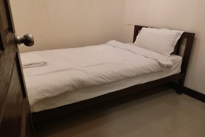Room 18 of 68