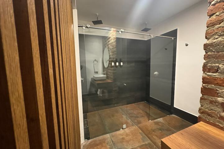 Room 20 of 29