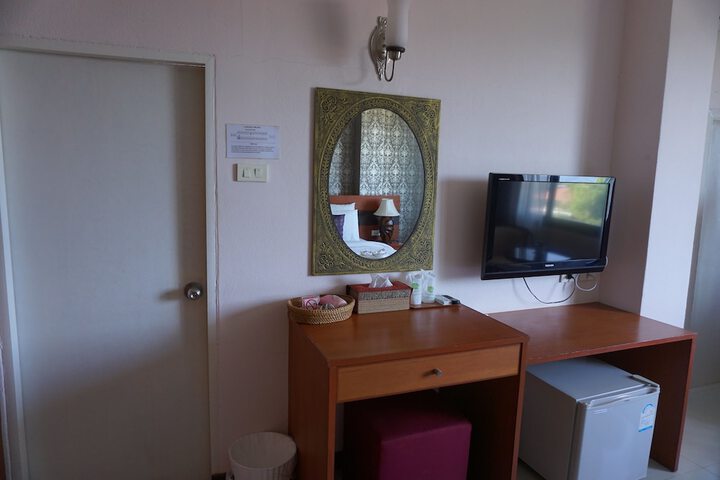 Room 25 of 47