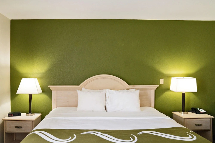 Room 2 of 41