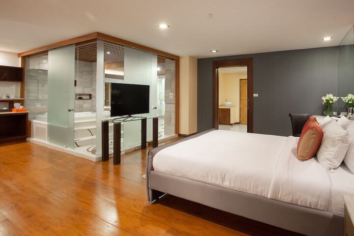 Room 5 of 130