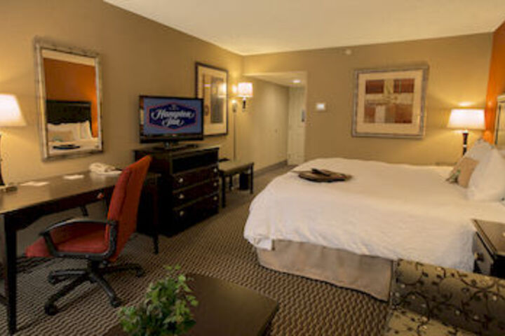 Room 12 of 27