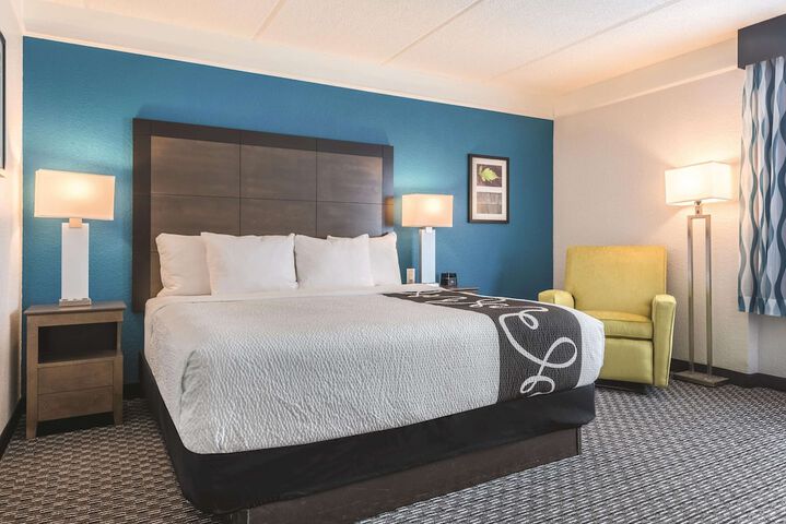 1 King Bed (17 of 22)