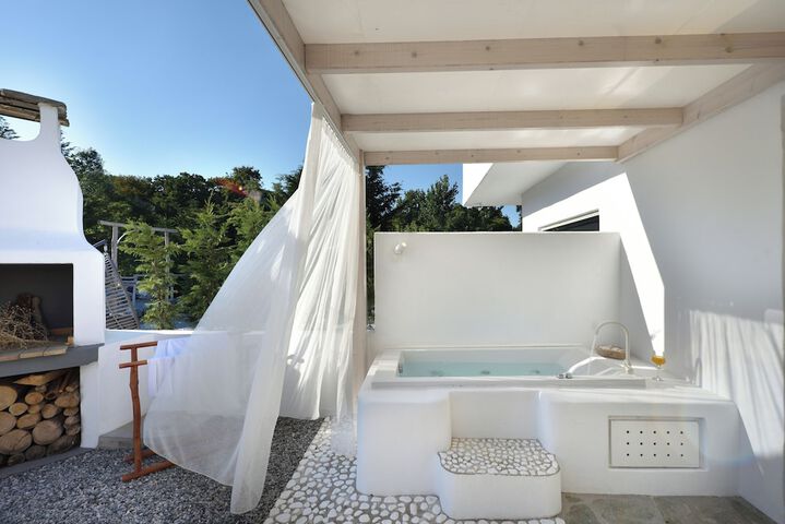 Terrace/Patio 51 of 75