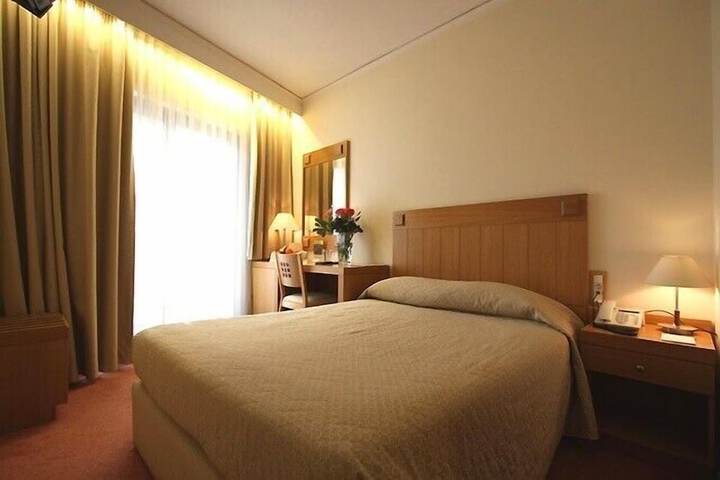 Room 4 of 19