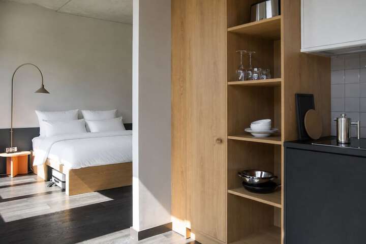 Room 25 of 31