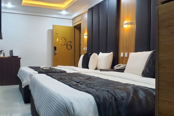 Room 43 of 79