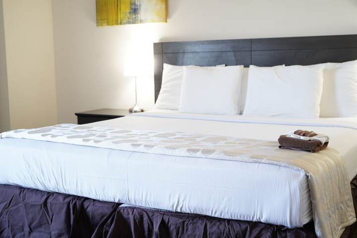 Room 4 of 37