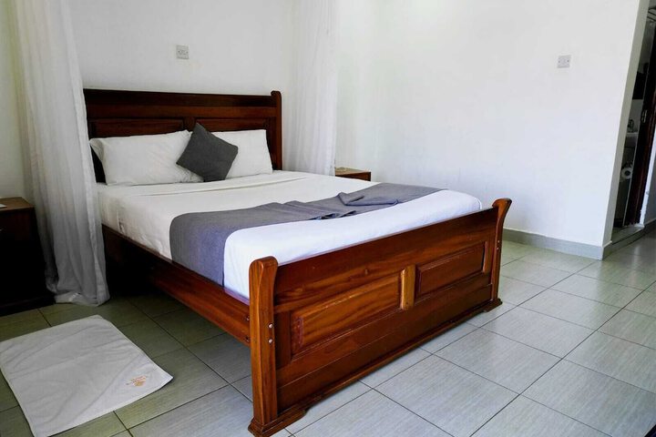 Whirl Spring Hotel