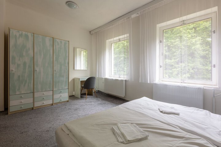 Room 14 of 42