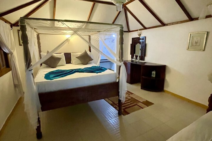 Room 15 of 96