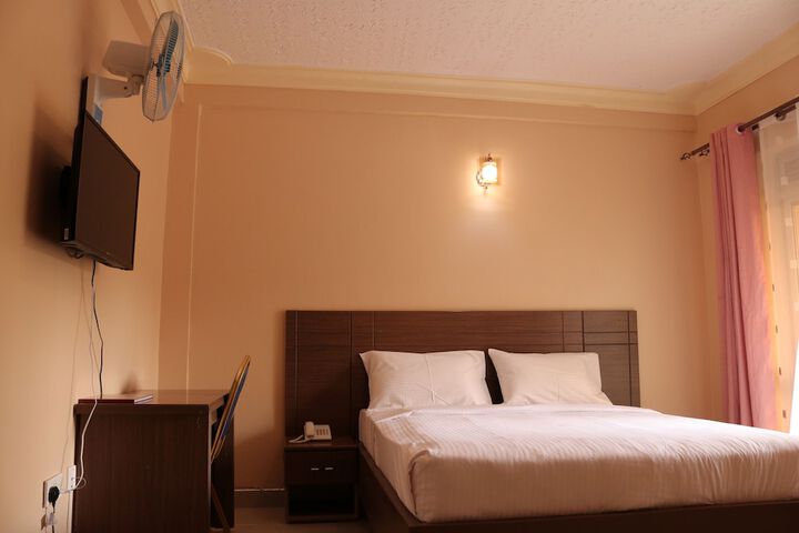 Room 25 of 64