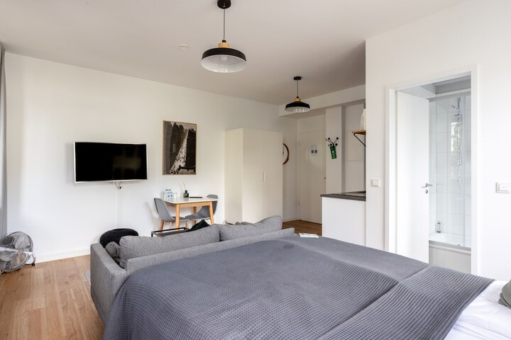 Room 4 of 49
