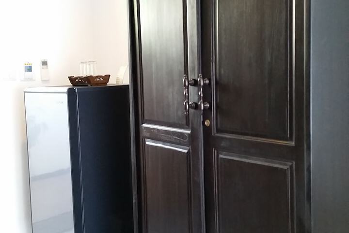 Room 13 of 38