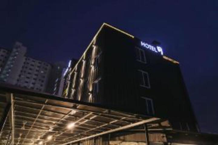 Daejeon Sintanjin Hotel Wol