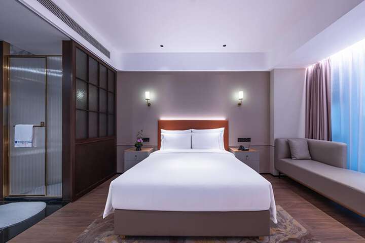 Room 13 of 54