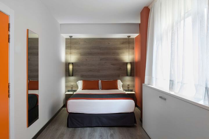 Room 15 of 50