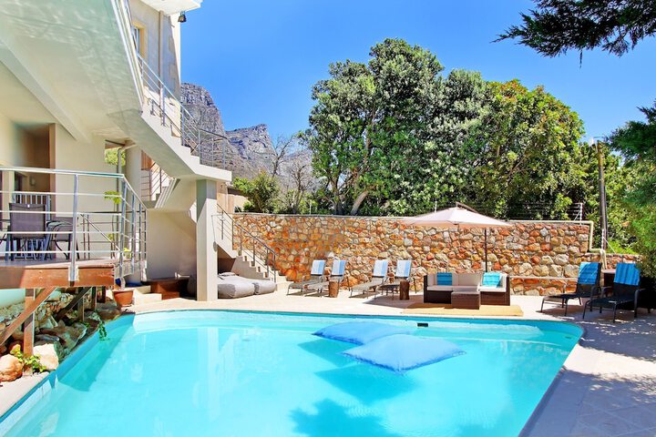 Hotel Pool