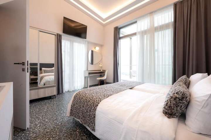 Room 27 of 159