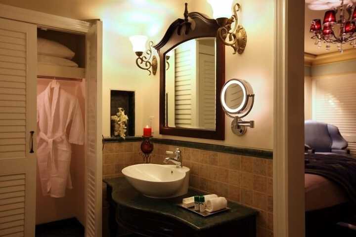 Room 19 of 42