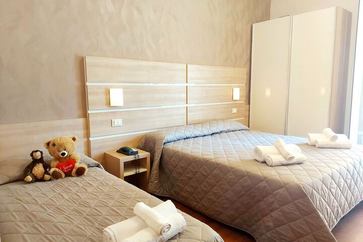 Room 22 of 32