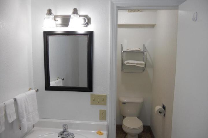 2 Double Beds (8 of 8)