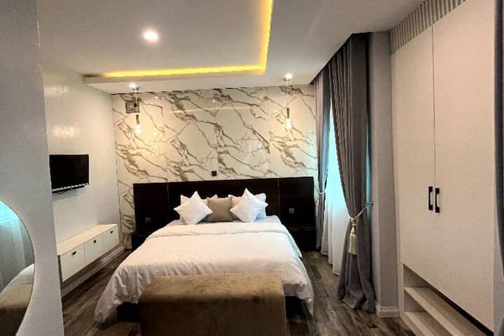 Room 5 of 35